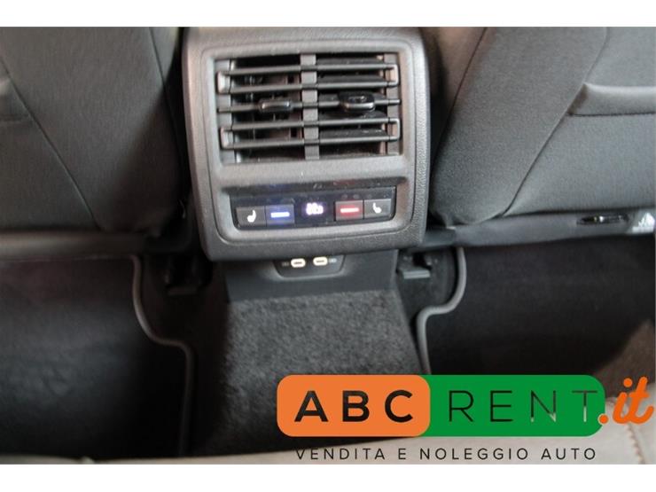 AbcRent - VOLKSWAGEN Golf 8ª serie | ID 11093